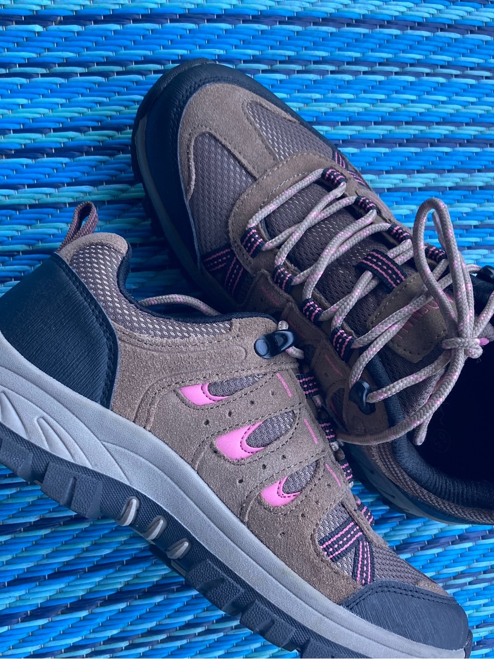 SIZE 6.5 Women’s DENALI Hiking Shoes
